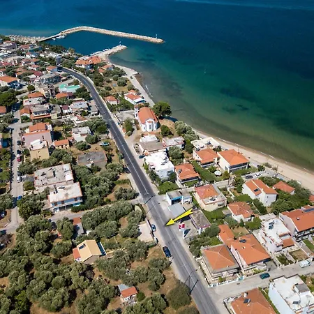4 Iliopetra * Skala Sotiros