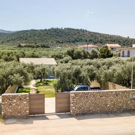 4 Iliopetra * Σκάλα Σωτήρος